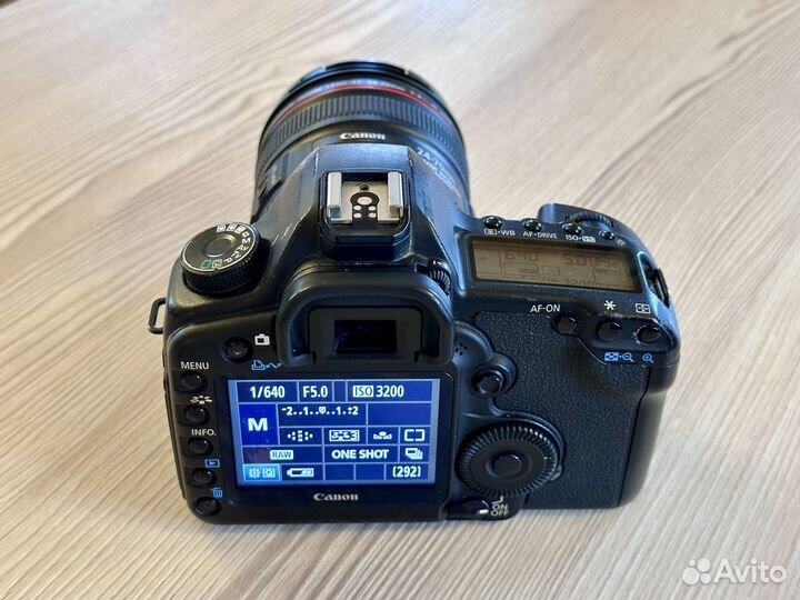 Canon eos 5D Mark II