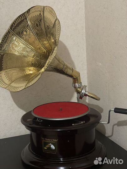 Граммофон с пластинками