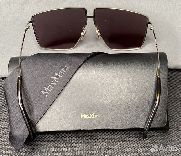 Солнечные очки Max Mara