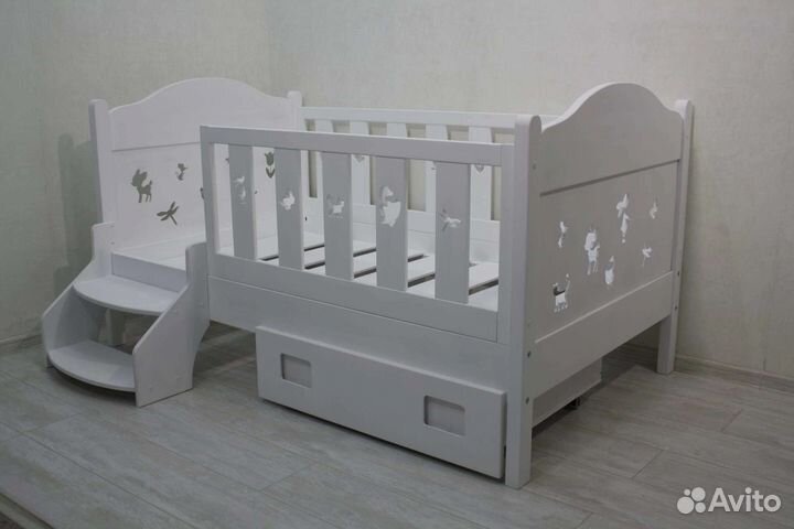 Мебель из массива и шпона дерева