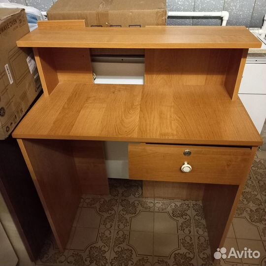 Стол (компьютерный, письменный ) б/у