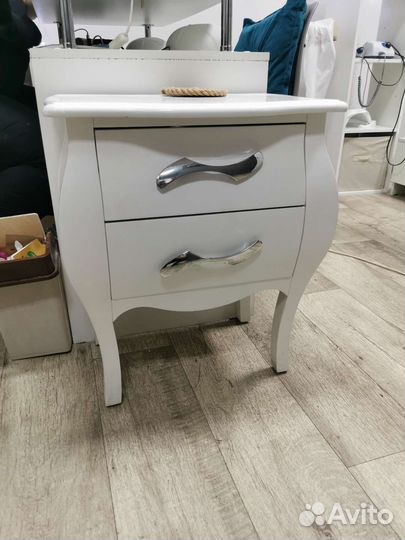 Тумбочка деревянная