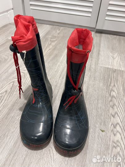 Резиновые сапоги человек паук