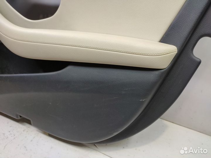 Обшивка двери передняя правая Mercedes-Benz