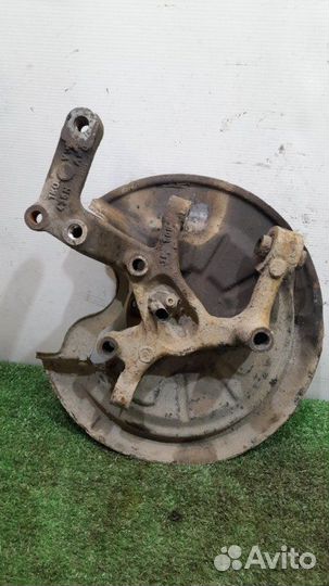 Кулак задний левый Audi A3 8P 1.6 BSE (102 Л.С.)