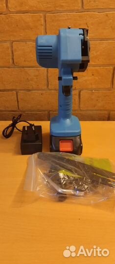 Пила на аккумуляторе (сучкорез)