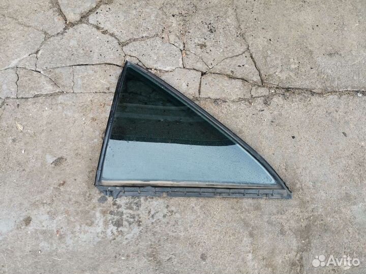 Форточка задней левой двери Camry V40