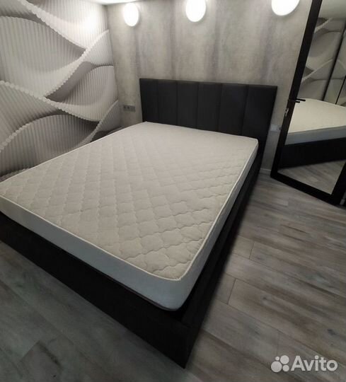 Кровать двухспальная с подьемным механизмом