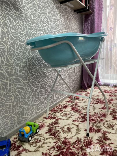 Ванночка с подставкой для купания