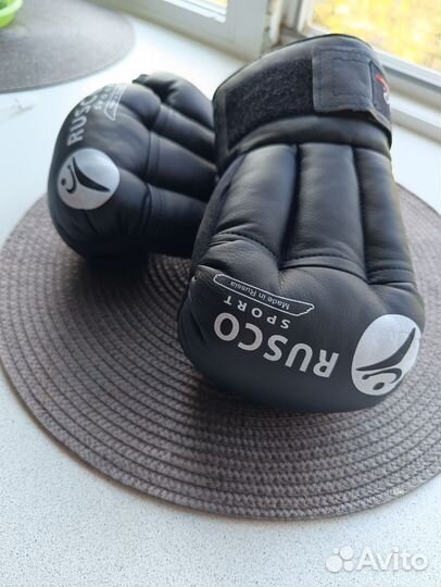 Перчатки для рукопашного боя