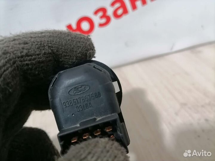 Блок управления зеркалами Ford Fiesta