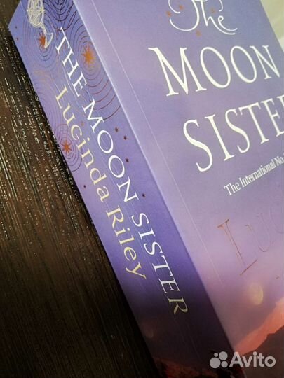 The moon Sister книга на английском