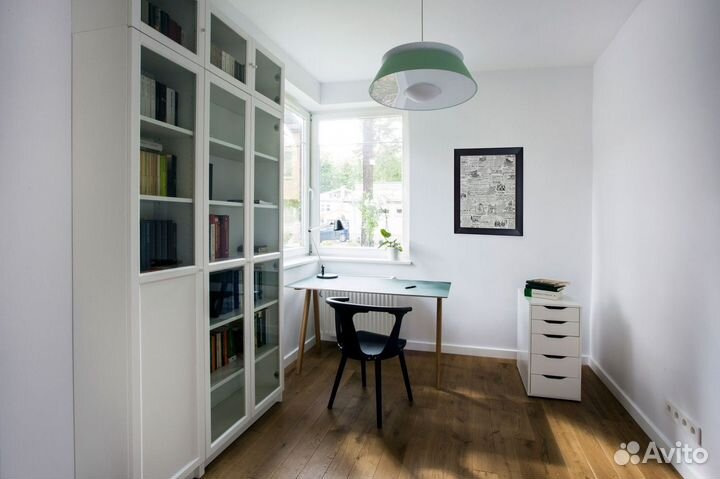 Рабочая зона со шкафом