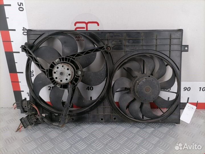 Вентилятор радиатора Volkswagen Golf 4 2002