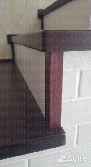 Лестница на металлическом каркасе