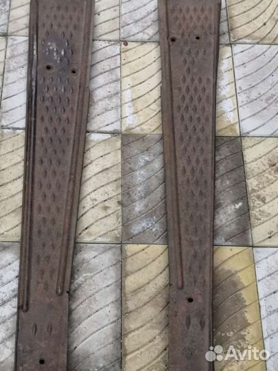 Подножка газ 69