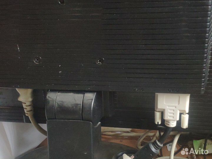 Монитор LG 194ws