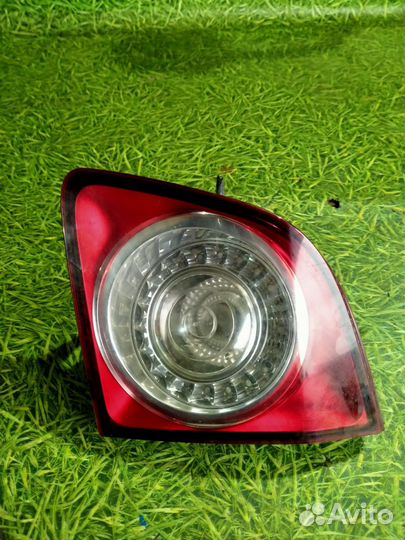 Фонарь задний внутренний правый VW golf plus 2009г