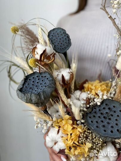 Композиция из стабилизированных цветов и сухоцвето