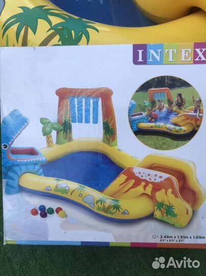 Детский надувной бассейн с горкой