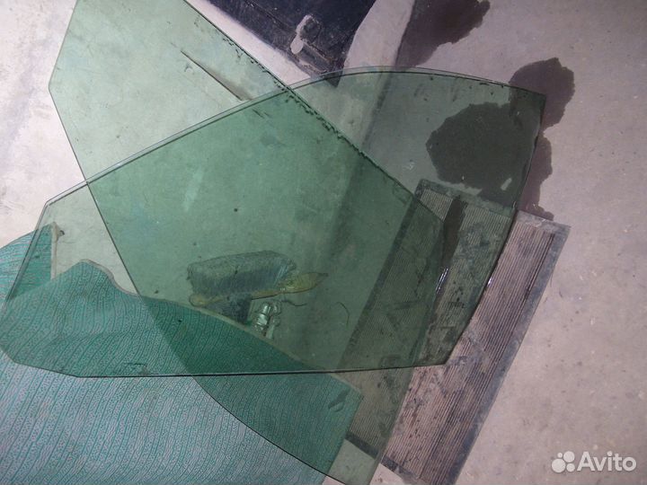 Шкода октавия стекло