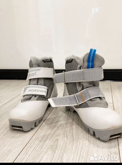 Лыжные ботинки детские 36 размер