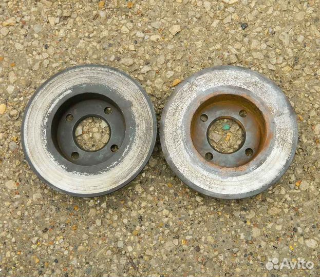 Диск тормозной передний Audi 80 B3