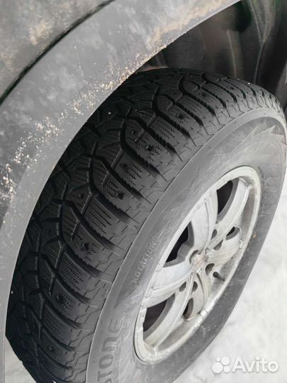 Bridgestone Blizzak Spike-02 265/65 R17