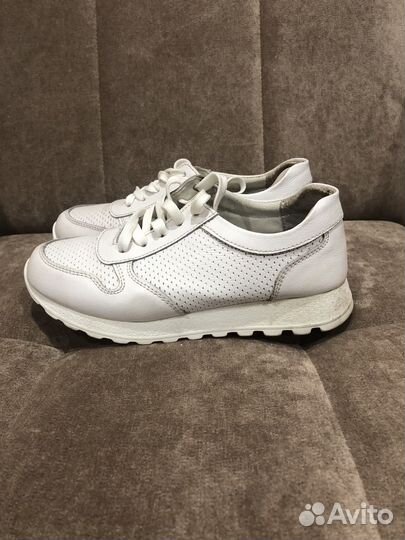 Кроссовки женские кожаные