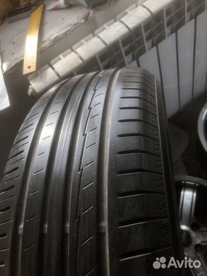 Yokohama BluEarth AE51 215/65 R17