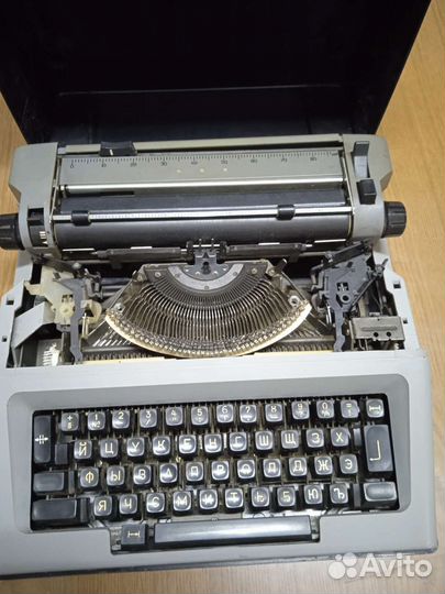 Пишущая машинка неисправная