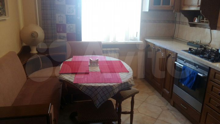 2-к. квартира, 60 м², 1/9 эт.