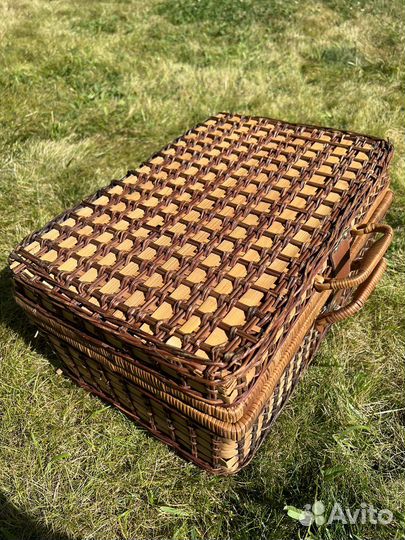 Набор для пикника в чемодане