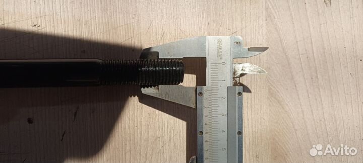 Буксировочный крюк (болт )