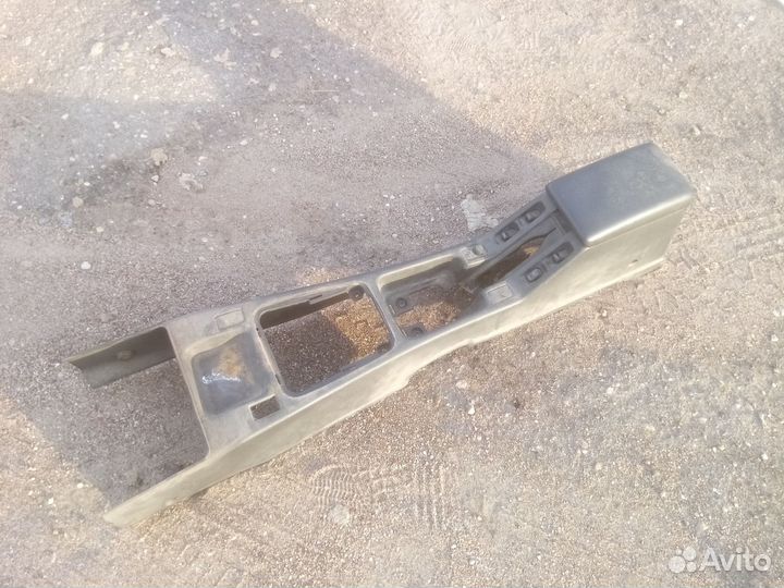 Подлокотник Nissan primera P10