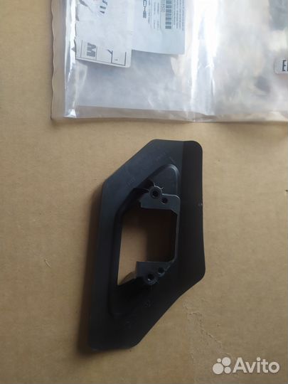 Кронштейн форсунки Porsche Cayenne 2010-2017