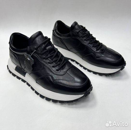 Мужские кроссовки