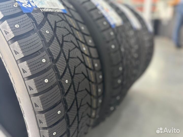 Tri Ace Snow White II 245/50 R19