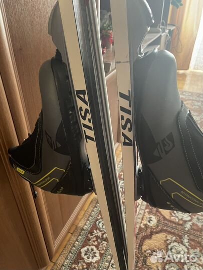 Лыжи беговые с ботинками р.44 и палками