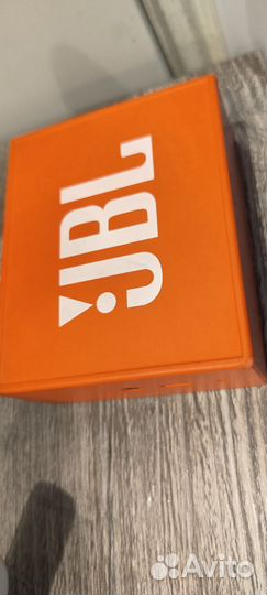 Колонка jbl go