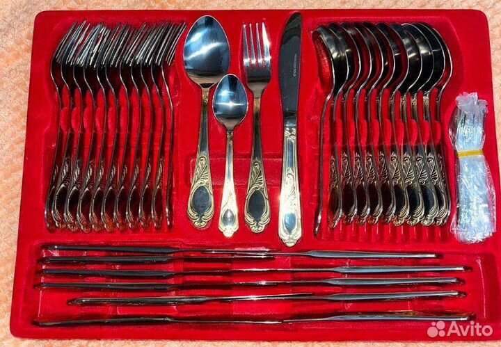 Набор столовых приборов новый