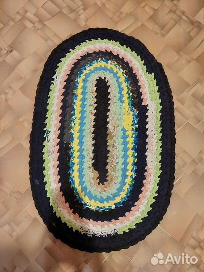 Коврик вязаный