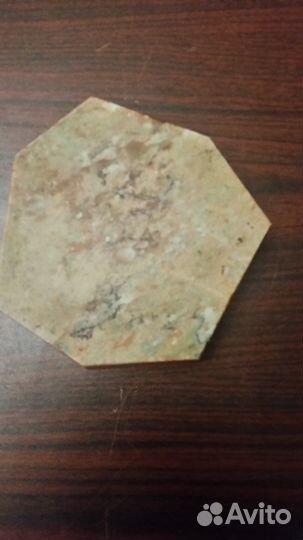 Антикварная пепельница из красной яшмы