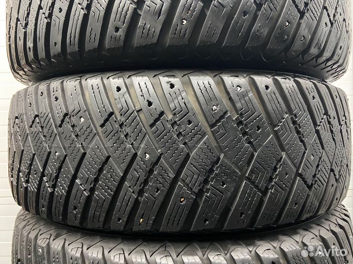 Goodyear UltraGrip Ice Arctic SUV 225/65 R17 102T