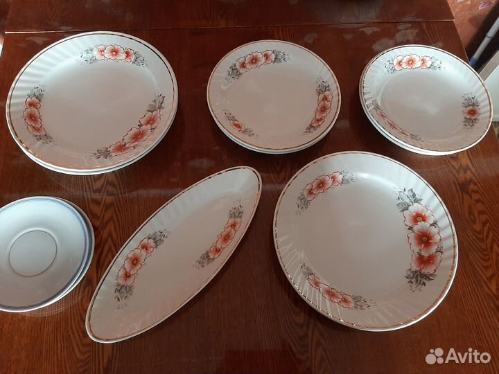 Тарелки разные от сервиза