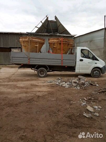 Рюмка. Бадья для бетона. Колокольчик. туфля