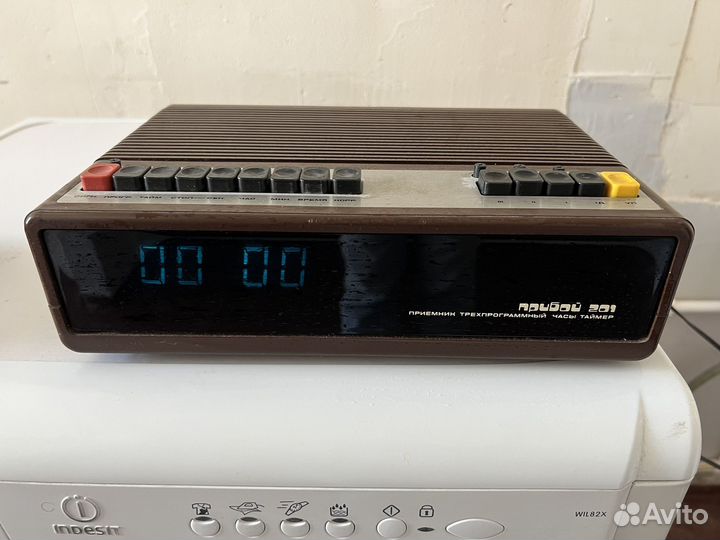 Радиоприемник СССР прибой