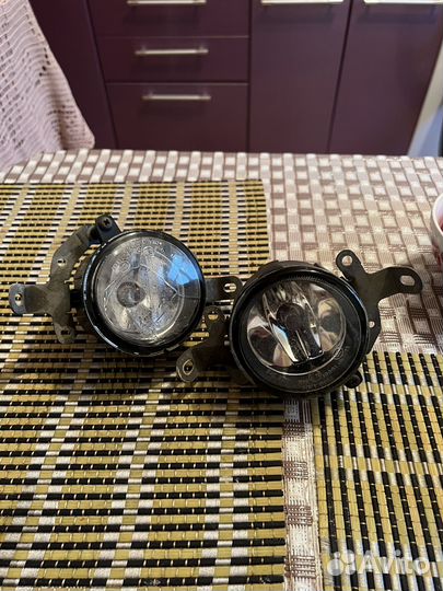 Противотуманные фары Mitsubishi Pajero 4