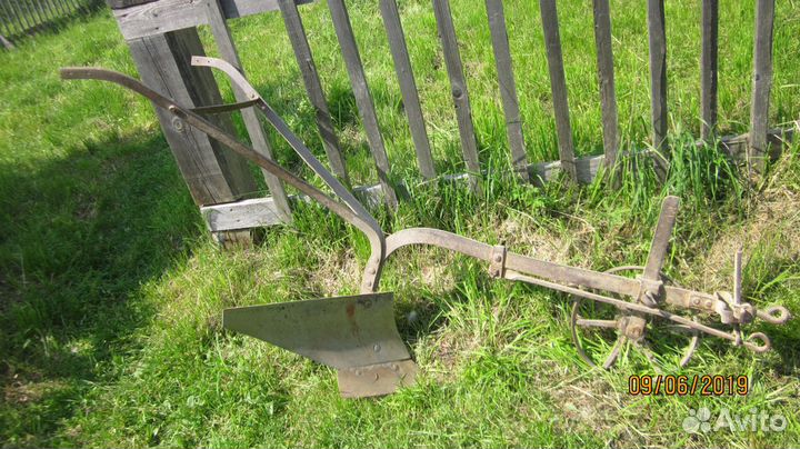 Конный плуг