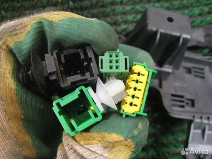 Проводка сиденья переднего правого Citroen Berlin